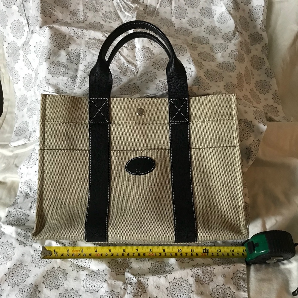 Dooney and Bourke satchel/short handle tote bag